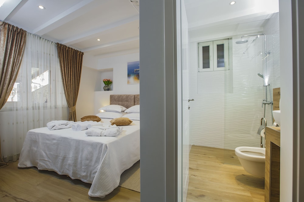 Standard Double or Twin Room, 1 Queen Bed photo 3