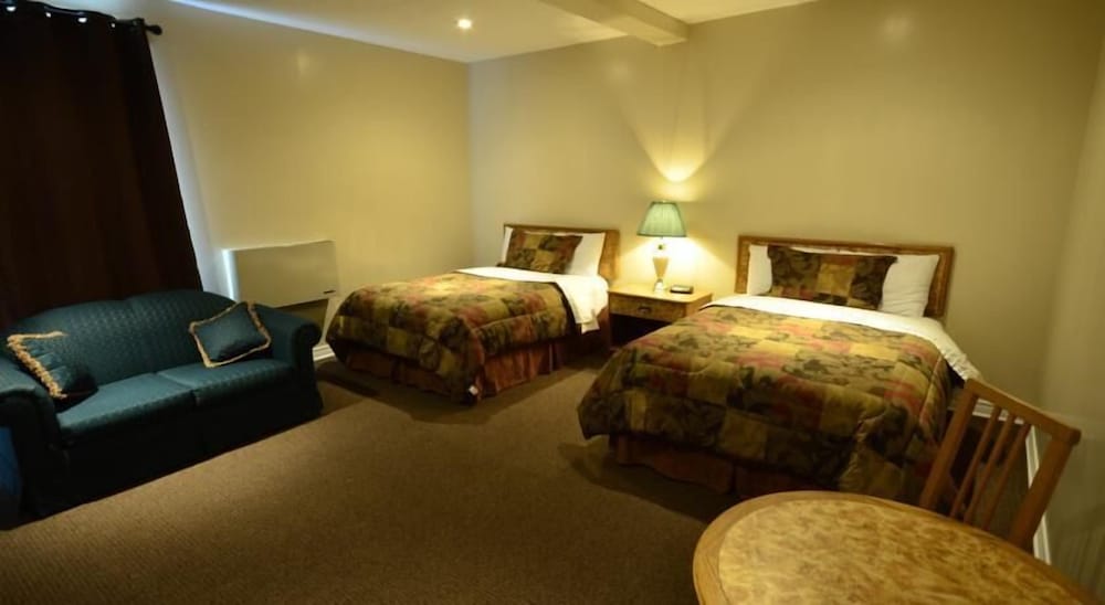 Basic Double Room, 2 Double Beds