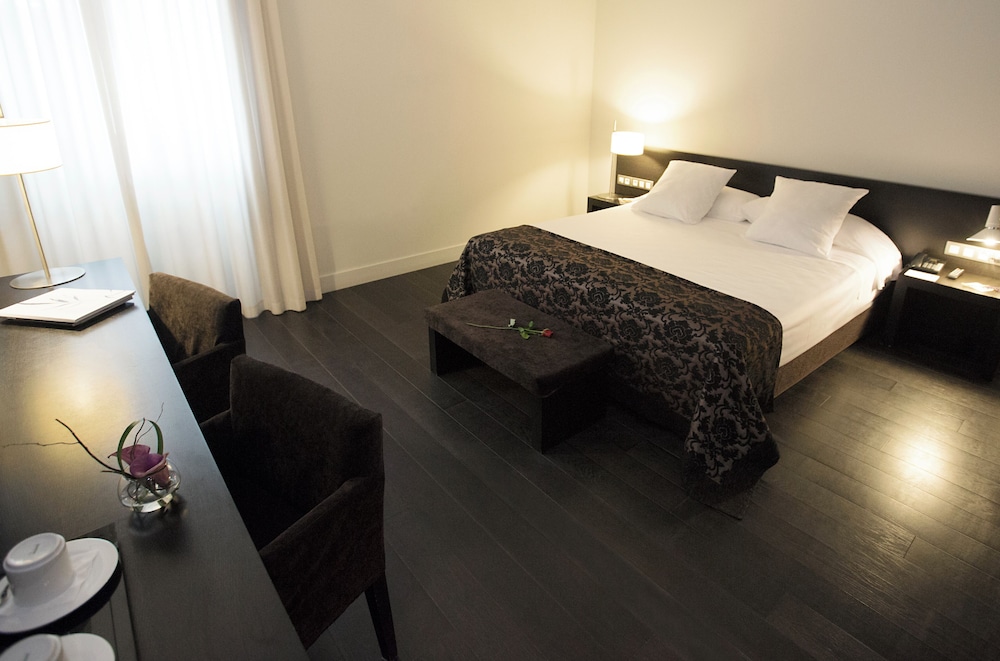Deluxe Room - Photo 3