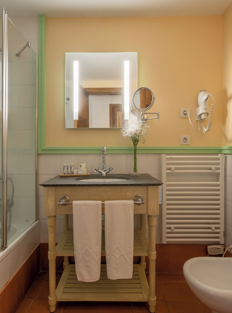 Standard Room - Photo 12
