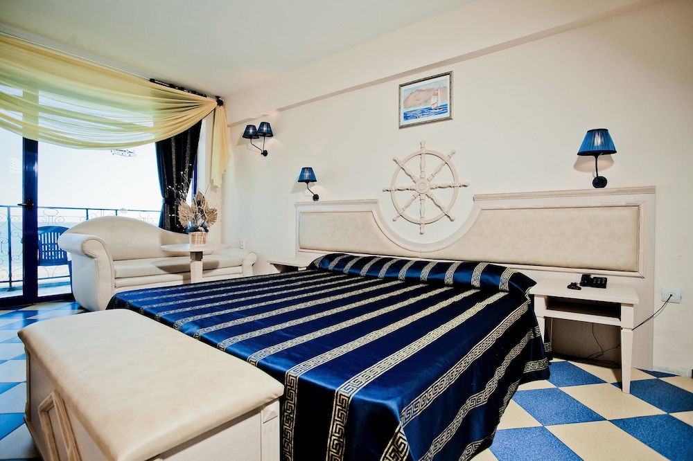 Double Room, Sea View - Photo 9