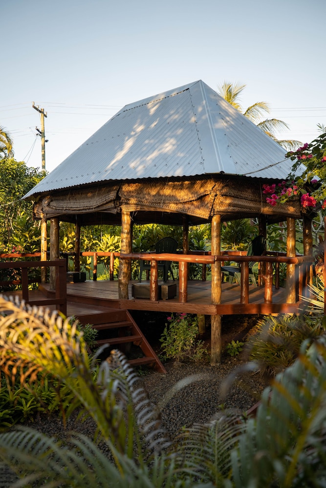 Traditional Garden Fale photo 1