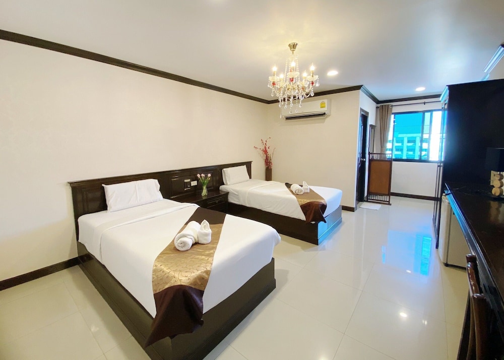 Deluxe Double or Twin Room