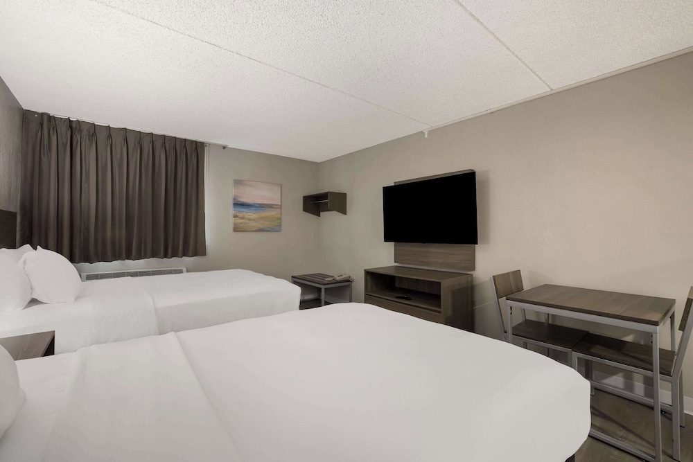 Room, 2 Double Beds, Accessible, Non Smoking - Photo 1