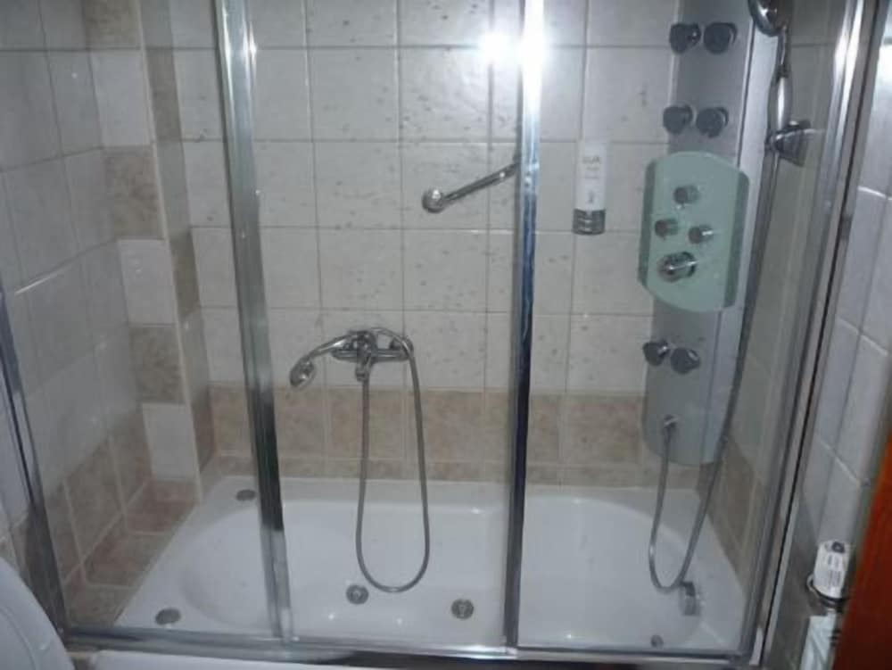 Double or Twin Room (with Hydromassage Shower & Fireplace)