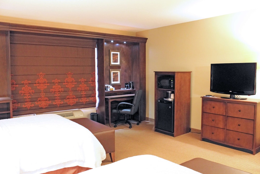 Two Queen Beds, Non-Smoking, Accessible - Photo 1