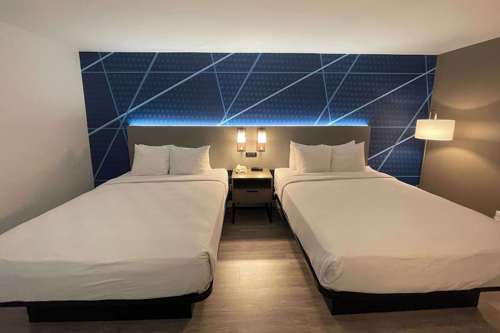 Suite, 2 Queen Beds, Accessible, Non Smoking - Photo 1