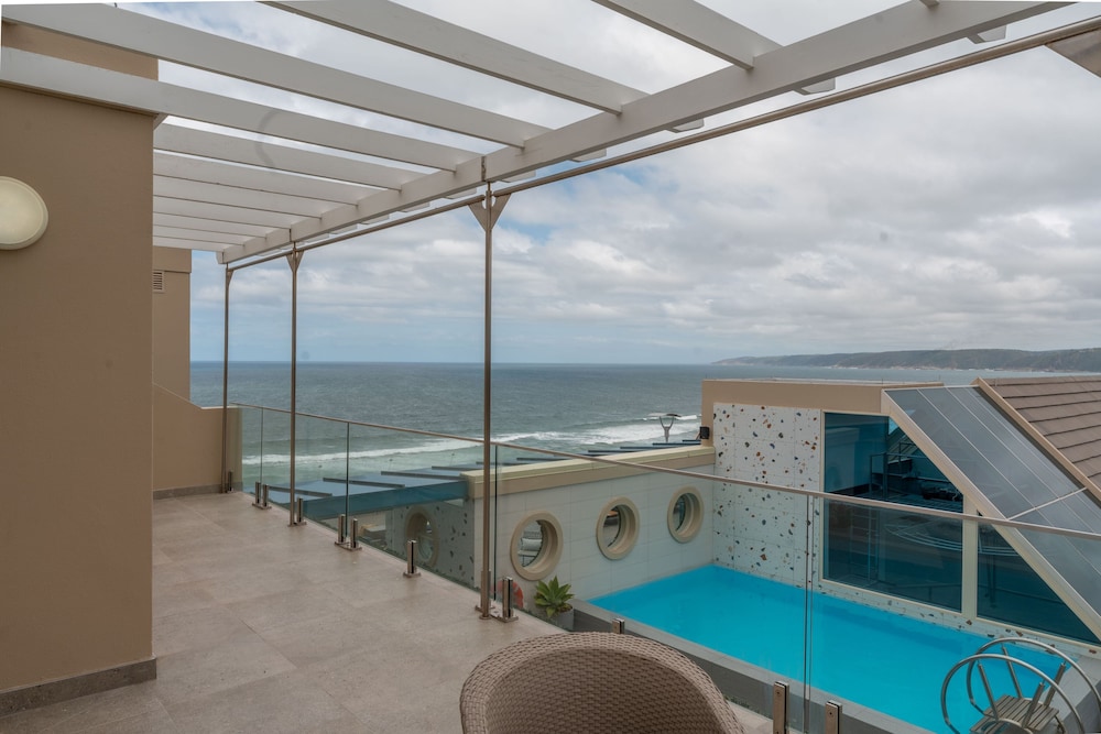 Partial Sea Facing Suite - Photo 2