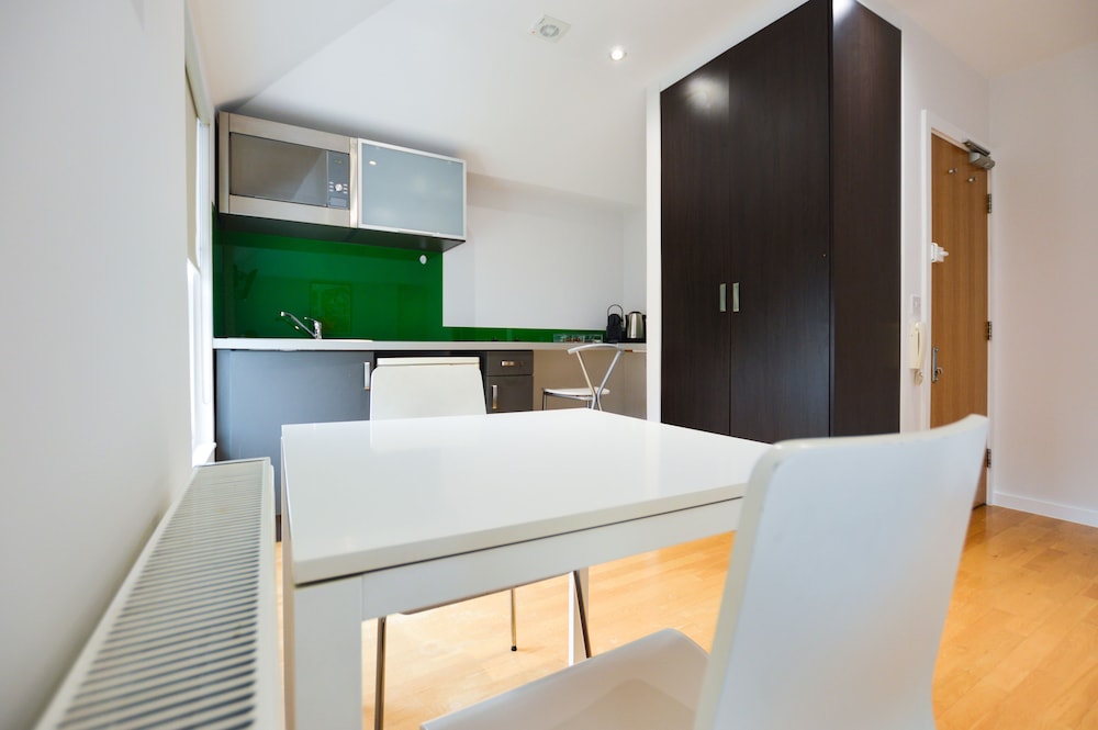 Top Floor Studio Apartment photo 3