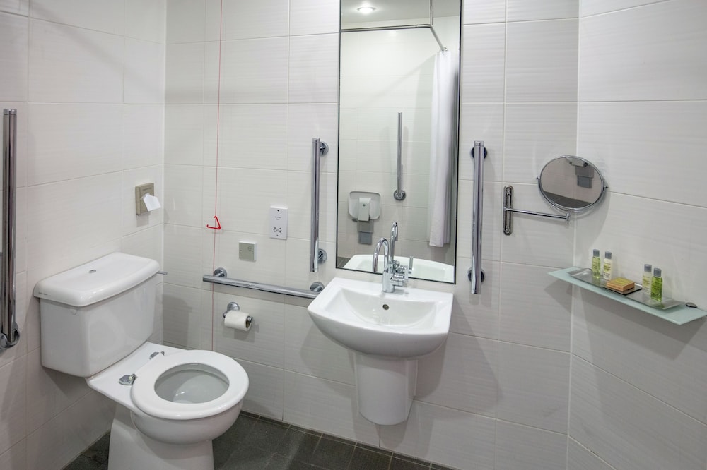 Classic Double Room, Accessible - Photo 5