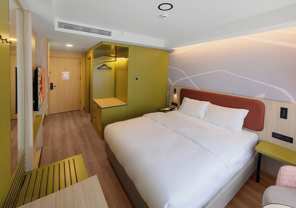 Standard King Room