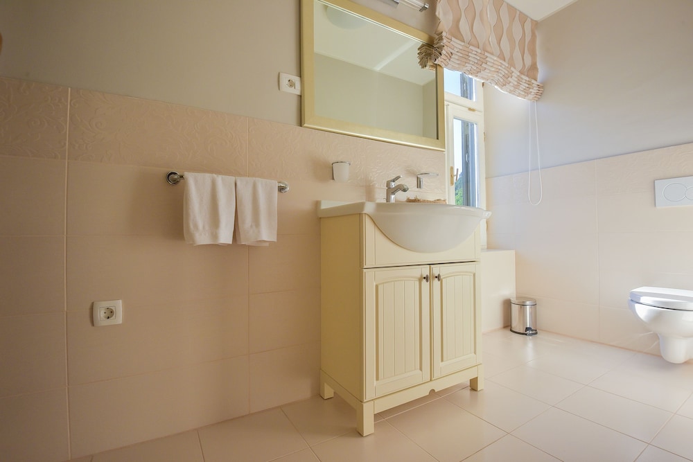 Double Room, 1 Queen Bed, Terrace, Sea View photo 2