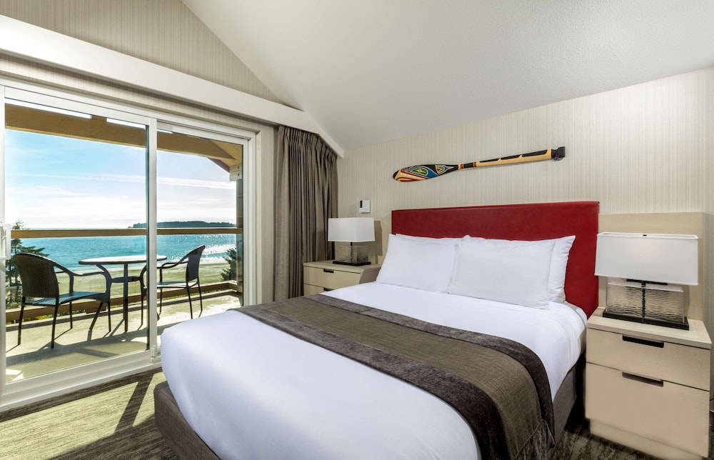 Standard Loft, 1 Queen Bed, Balcony, Ocean View (With Sofabed)