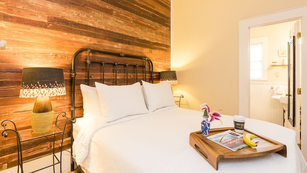 Traditional Room, 1 Queen Bed