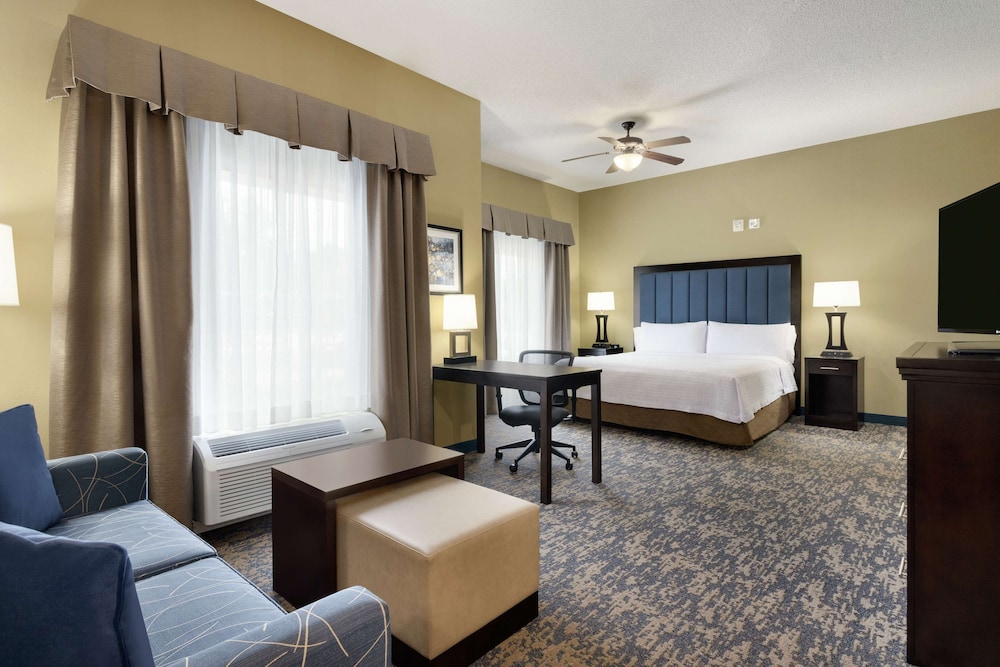 Studio, 1 King Bed, Accessible, Non Smoking (Mobility & Hearing, Roll-in Shower) photo 2