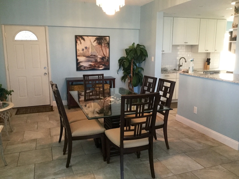 Condo, 2 Bedrooms, 2 Bathrooms photo 3