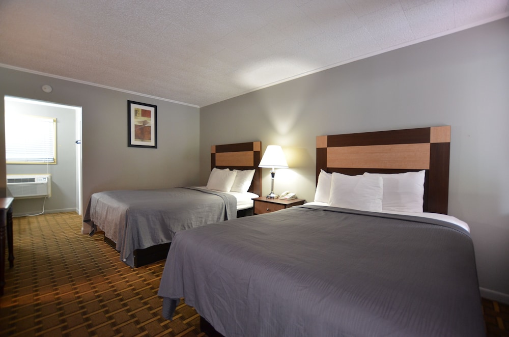 Standard Room, 2 Queen Beds photo 1