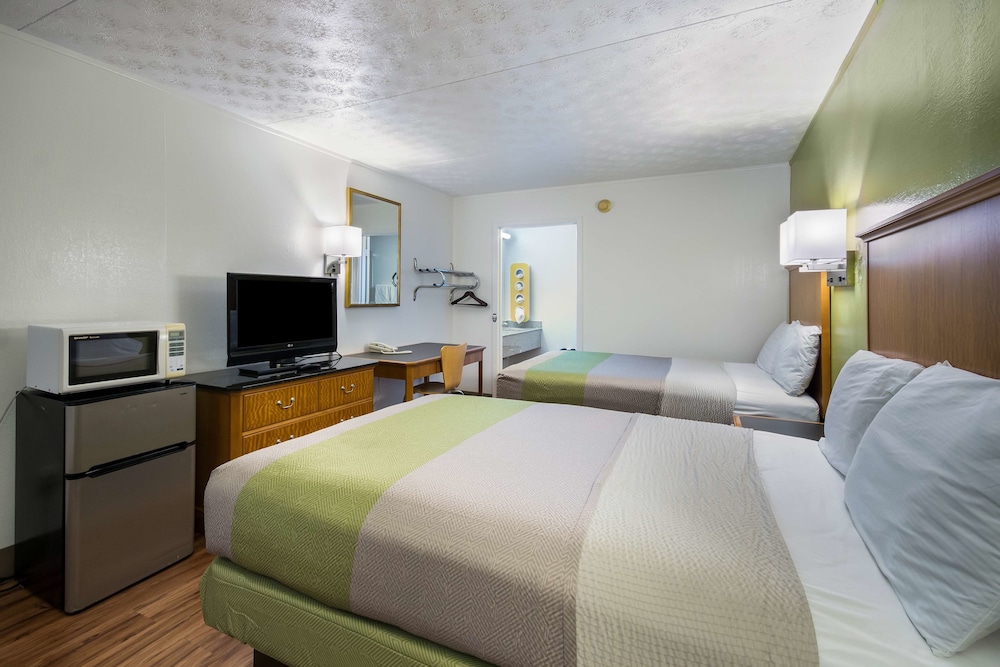 Deluxe Room, 2 Double Beds, Non Smoking, Refrigerator & Microwave - Photo 9