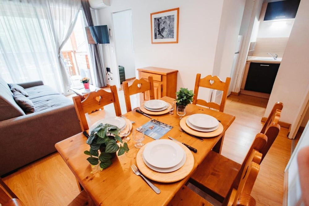 Basic Apartment - Photo 5