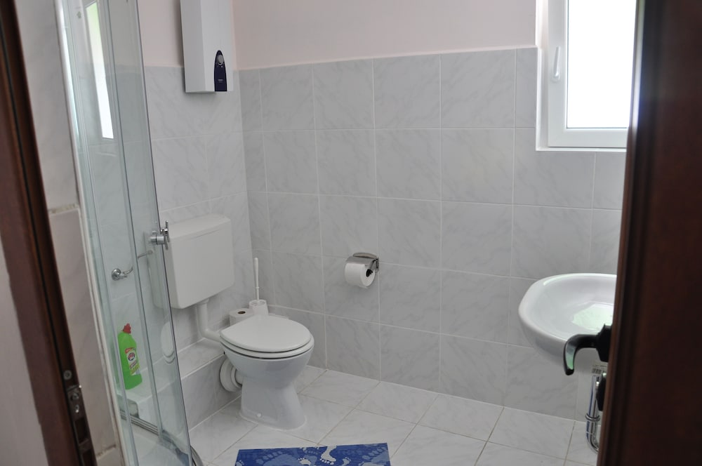 Basic Apartment, 2 Bedrooms, Non Smoking, Terrace photo 3
