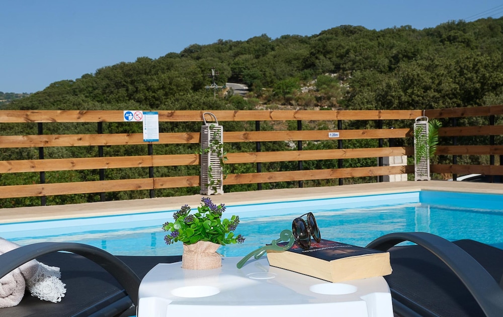 Villa photo 3