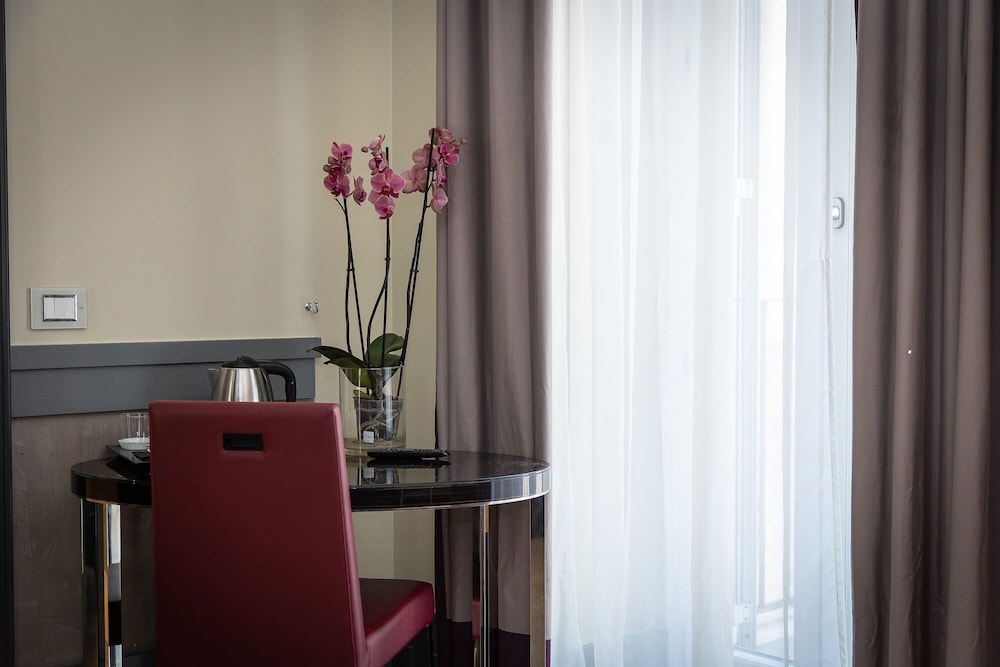 Traditional Double or Twin Room - Photo 10