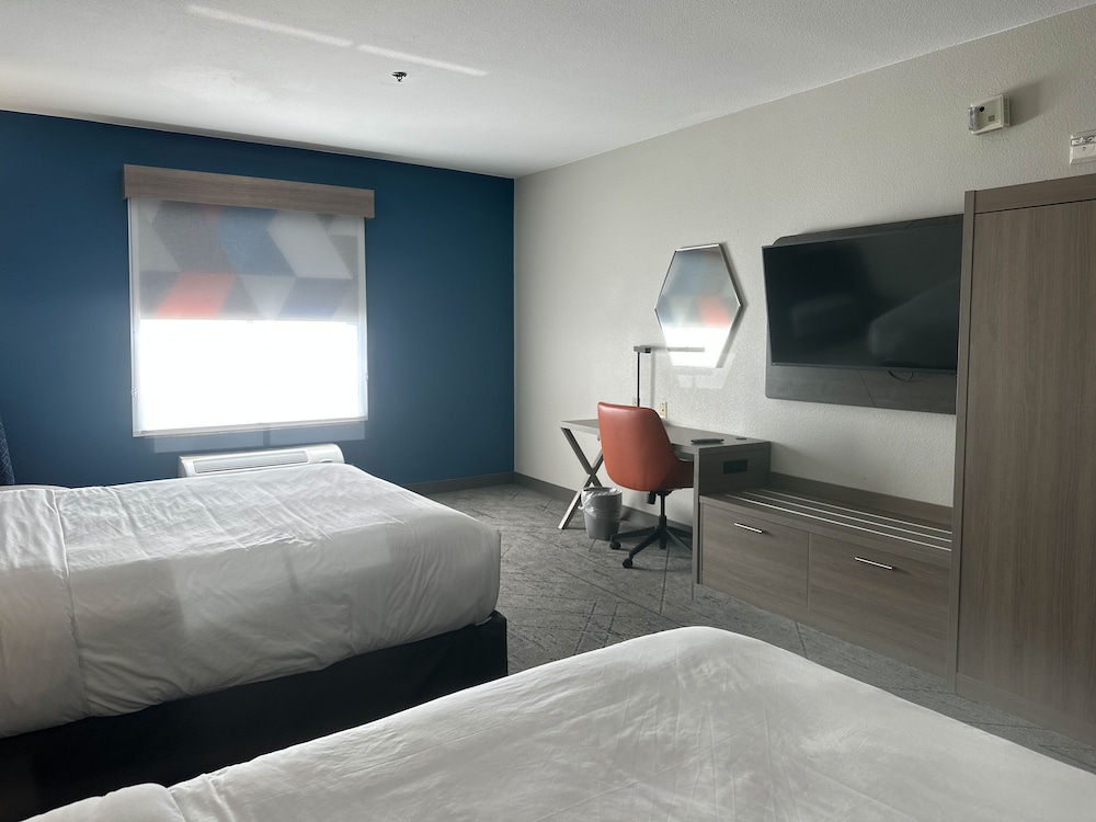 Standard Room, 2 Double Beds, Accessible (Mobil, Roll Shwr) - Photo 1