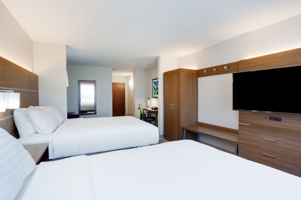 Suite, 2 Queen Beds - Photo 4