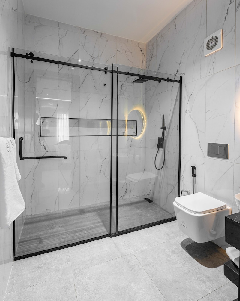 Deluxe Suite photo 3