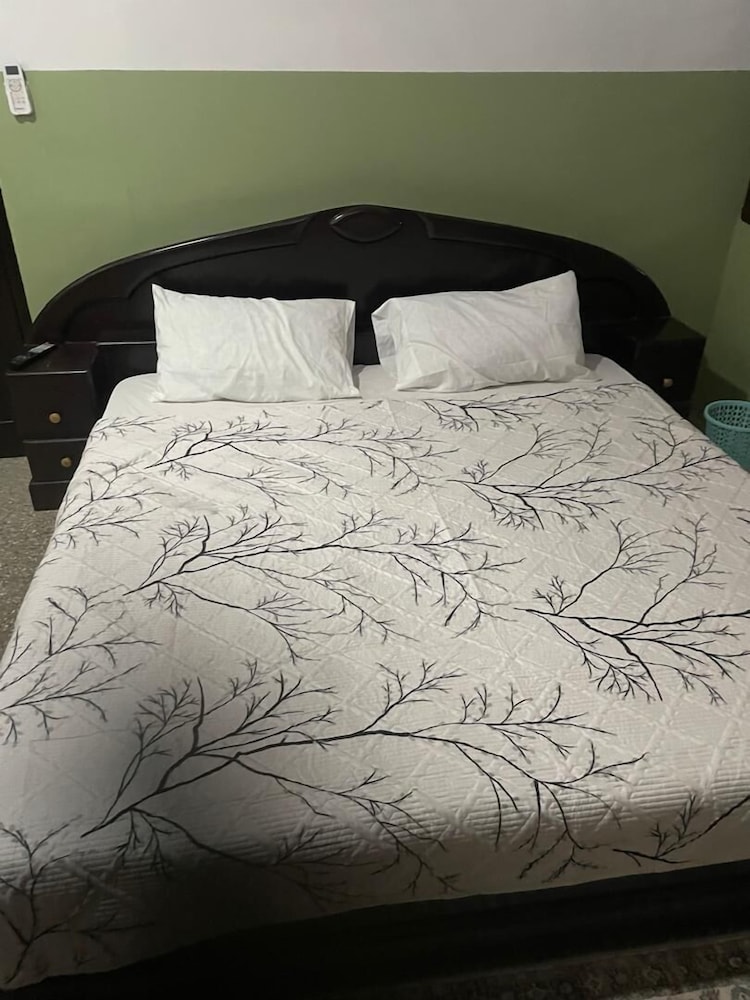 Double Room, 1 Queen Bed