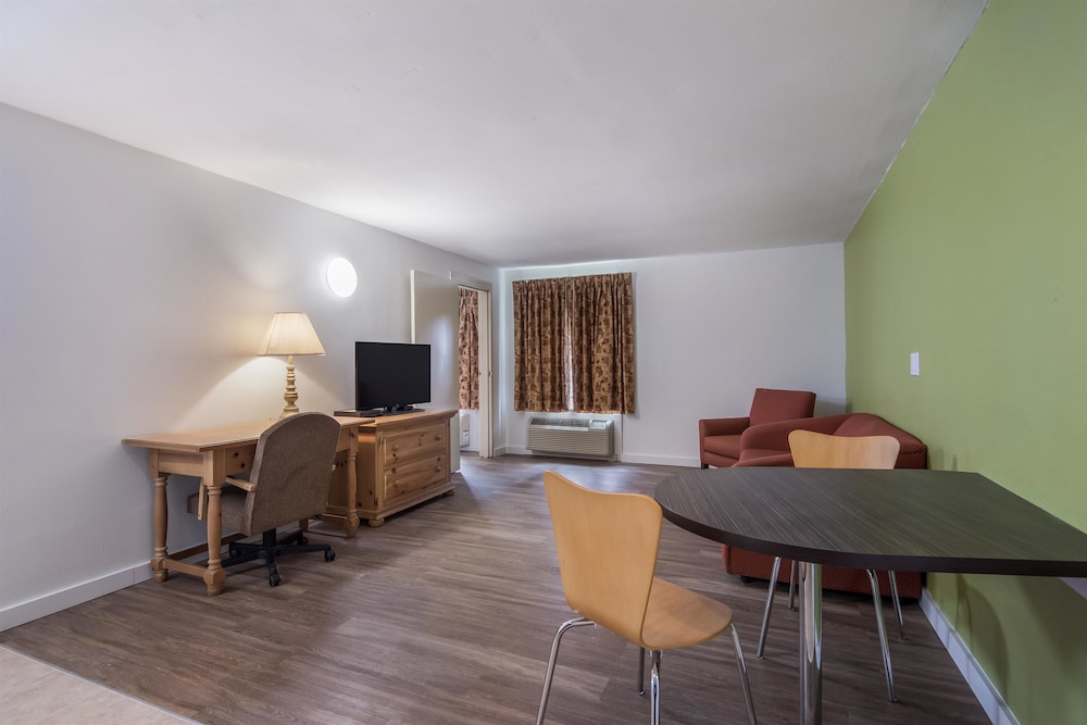 Deluxe Room, 2 Double Beds, Smoking, Refrigerator & Microwave photo 3