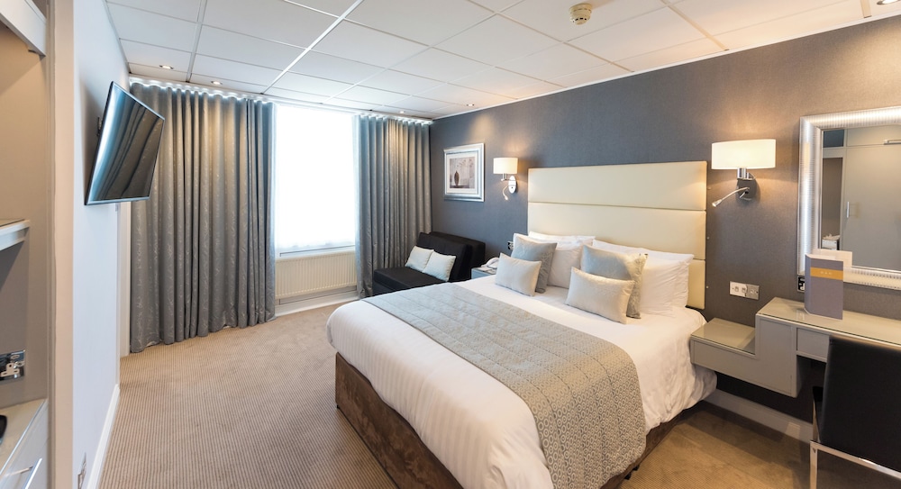 Family Room, 1 Double Bed with Sofa bed (2 Adults and 2 Children)