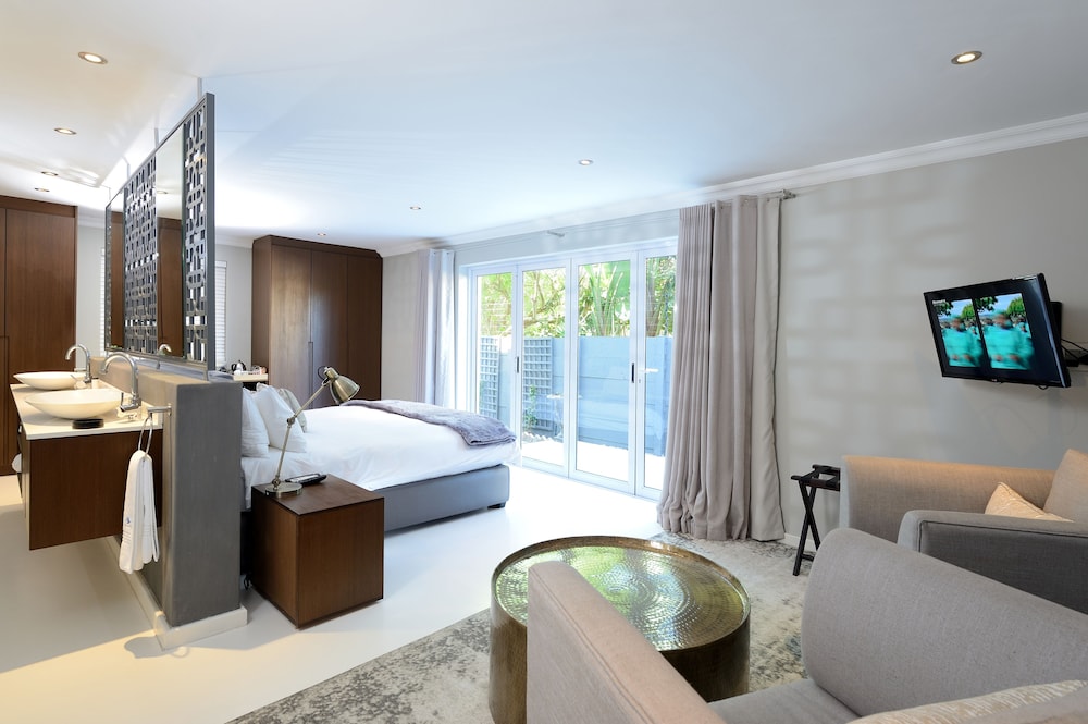 Honeymoon Suite