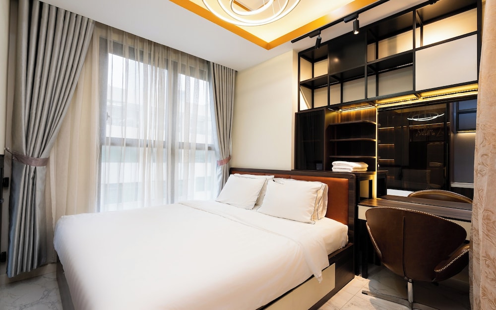 Royal Suite, 1 Bedroom, City View, Tower