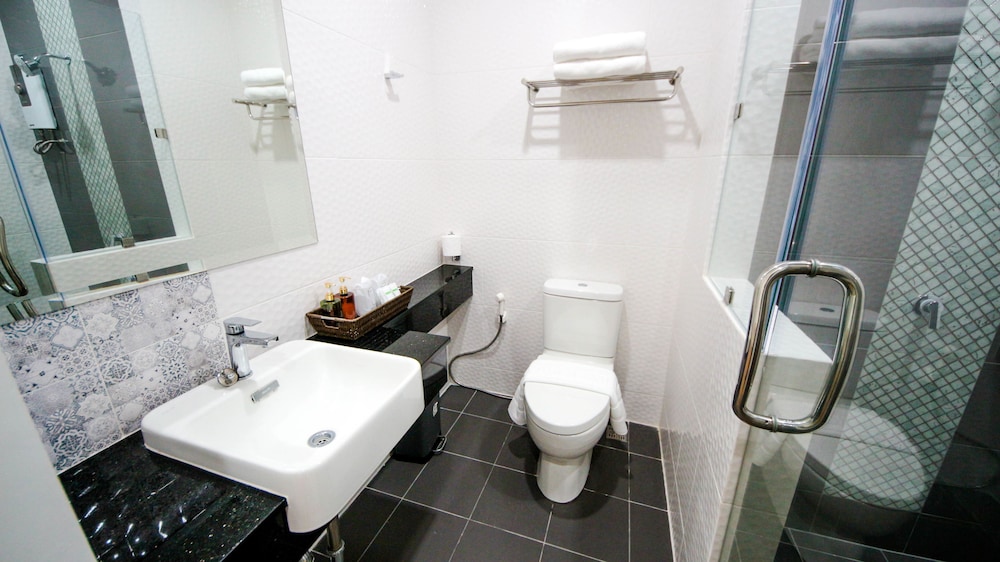 Deluxe Double Room, 1 King Bed, Non Smoking - Photo 2