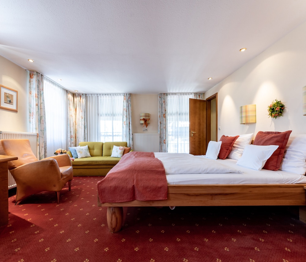 Double Room (C)
