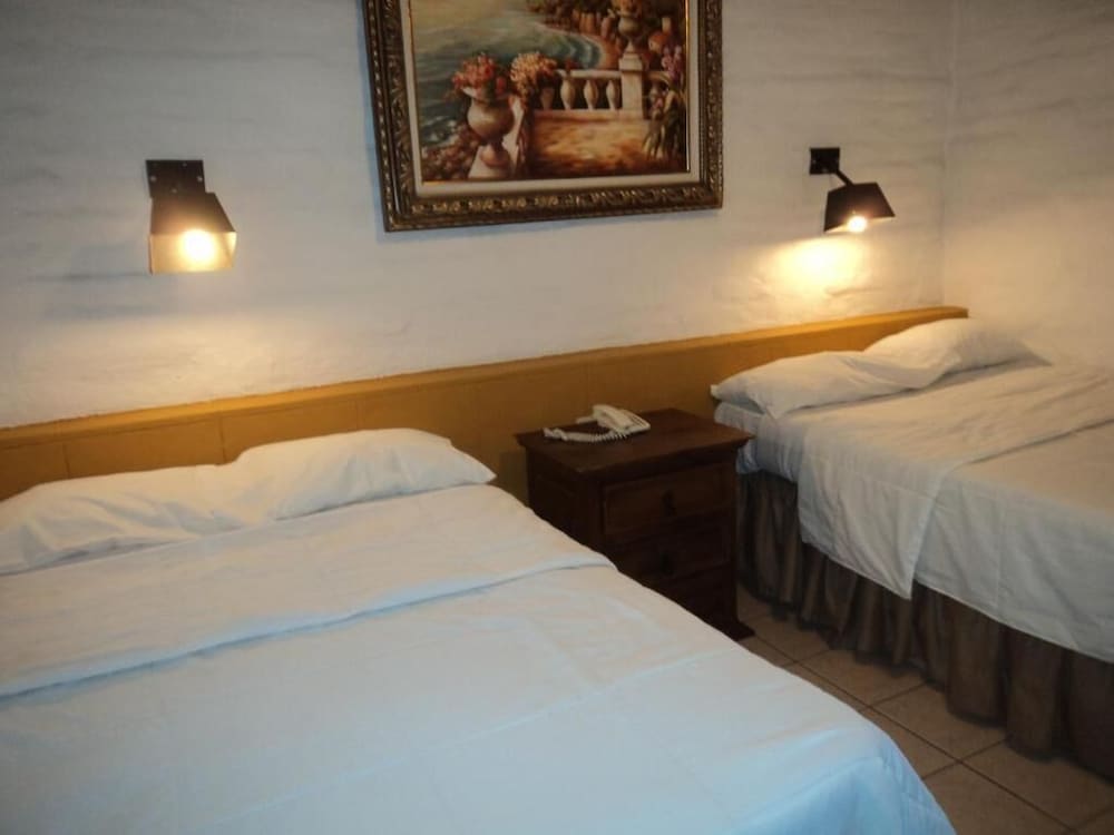 Standard Double Room, 2 Double Beds photo 3