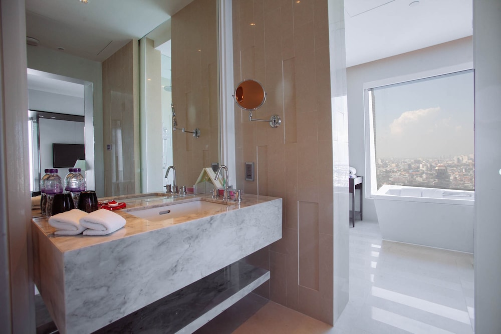 One Bedroom Suite thumbnail 6