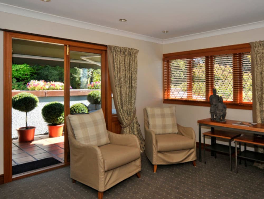 Pines Executive Suite photo 3