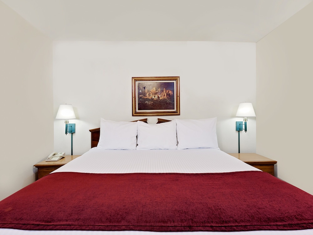Suite, 1 Bedroom, Non Smoking (1 King Bed) photo 2