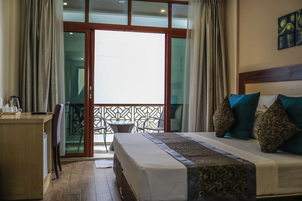 Deluxe Triple Room with Pool view photo 3