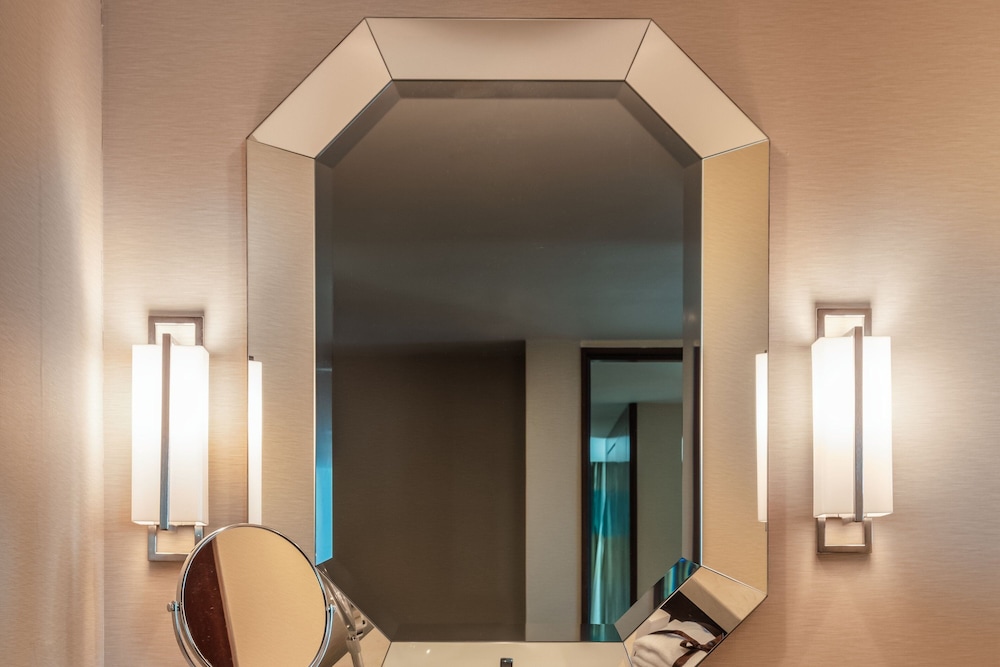 Deluxe Room, 1 Double Bed - Photo 9