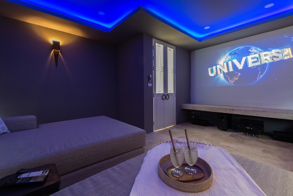 2 Bedroom Sea View Pool Suite & Cinema - Photo 2