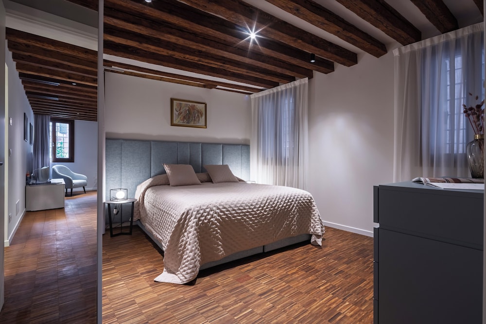 Superior Apartment photo 2