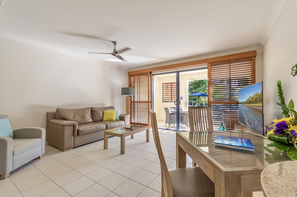 1 Bedroom Pool Entry - Photo 17