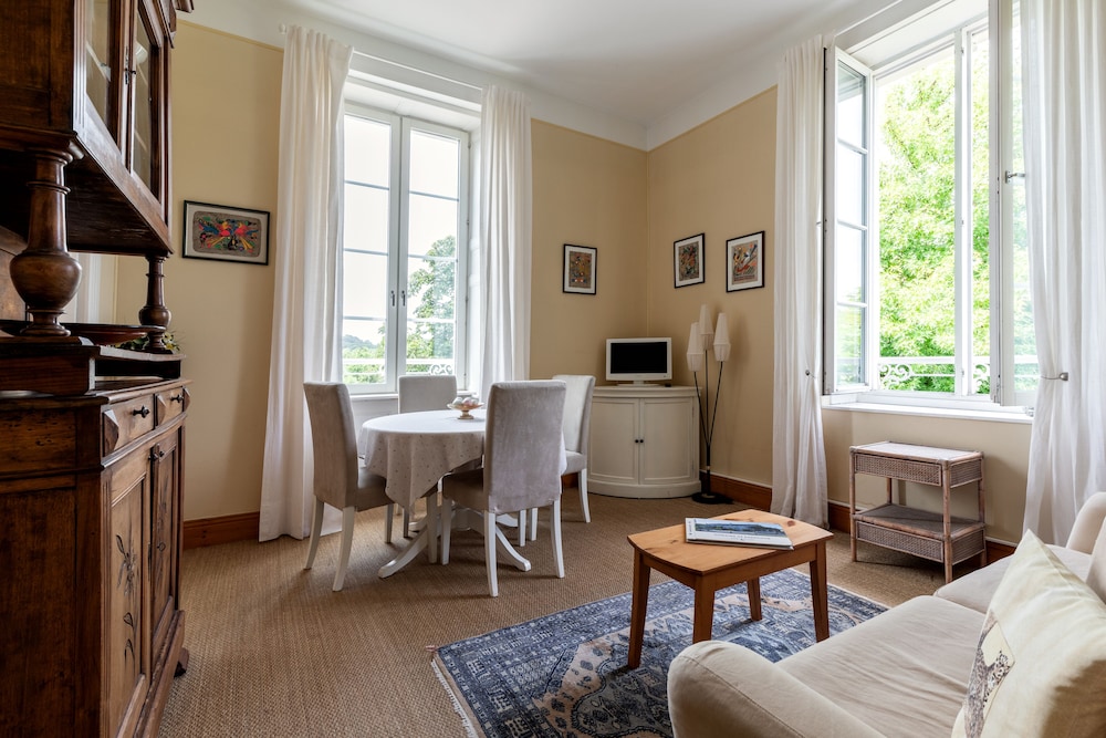 Suite, Park View