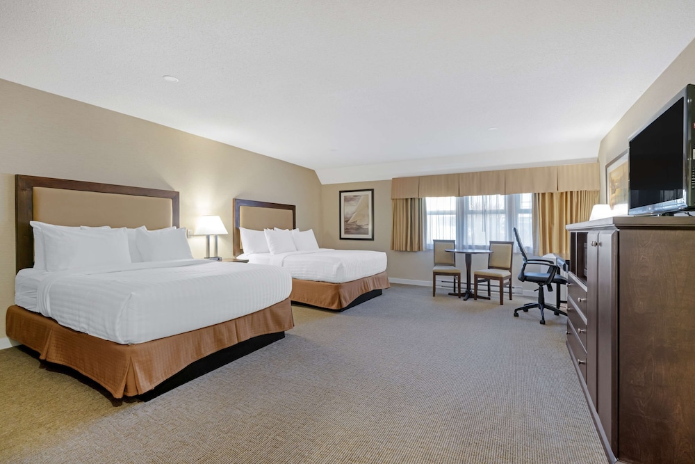 Suite, Multiple Beds, Non Smoking, Refrigerator & Microwave (with Sofabed) - Photo 2