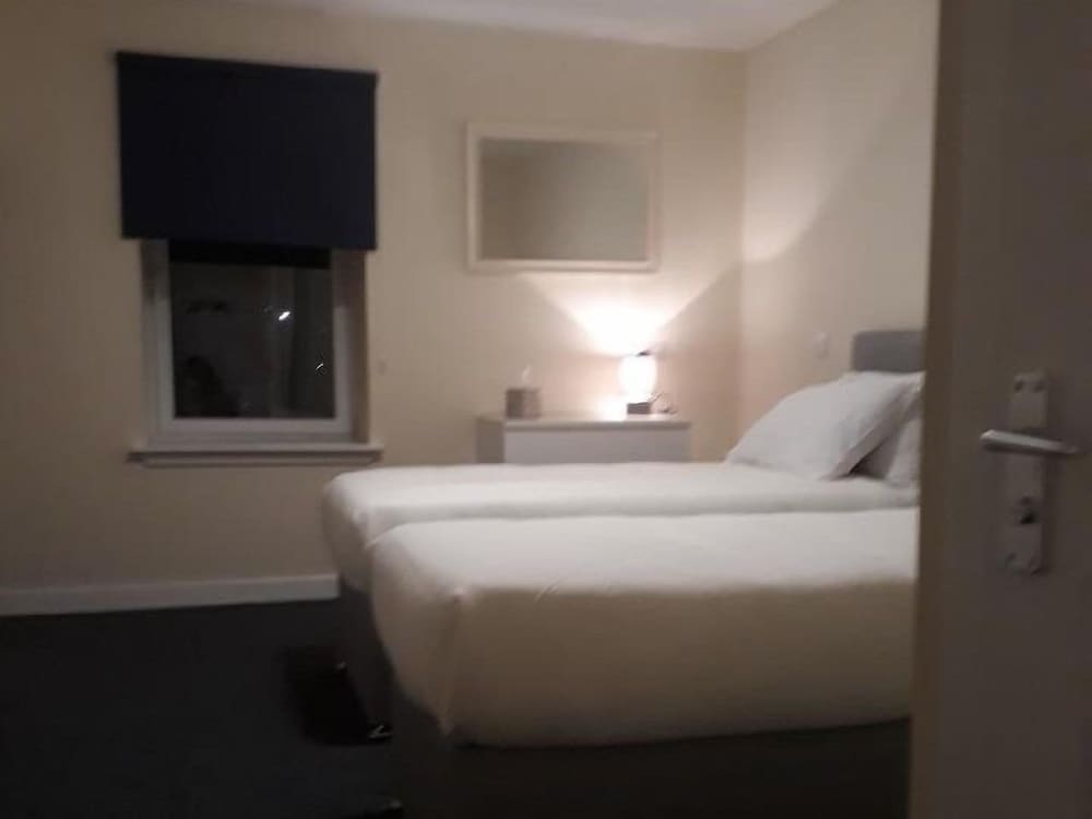 Double or Twin Room, Ensuite photo 2