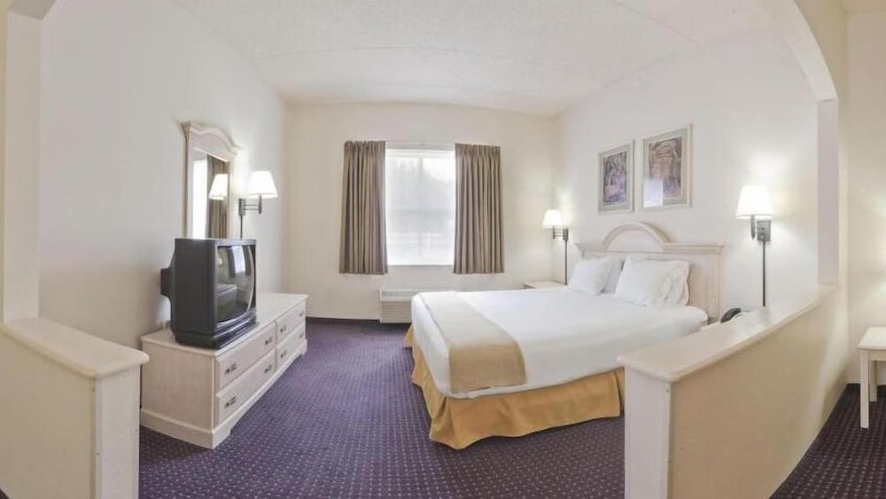 Standard Room, 1 King Bed (LEISURE) - Photo 2