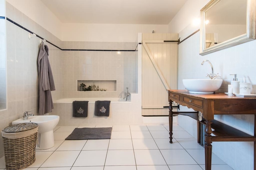 Double Room, 1 Bedroom, Ensuite, Garden View (Belibaste) photo 2
